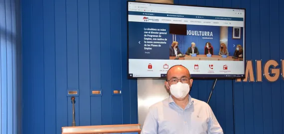 imagen de la presentación del nuevo portal web con Pedro Redondo, Miguelturra mayo de 2021