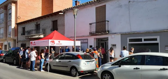 imagen frente a la sede de IU en calle Carnaval, julio 2021