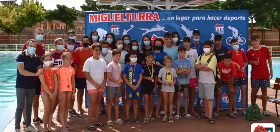 imagen de participantes en el Campeonato Local de Natación especial Ferias y Fiestas 2021