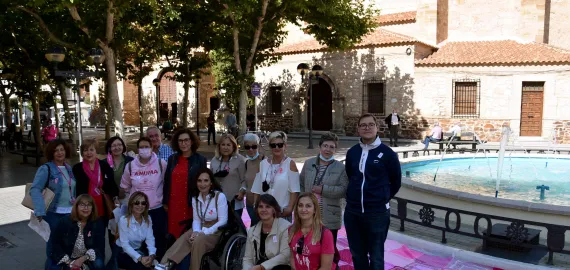 imagen de personas en la plaza de la Constitución, octubre de 2021