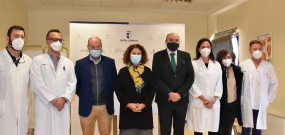 imagen autoridades en el Centro de Salud de Miguelturra, noviembre 2021, a