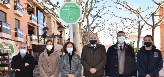 imagen de autoridades y asociación, espacio libre de humos Miguelturra, noviembre 2021, a