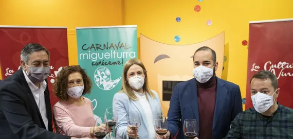 imagen cata de vino en Miguelturra, marzo 2022, fuente Clara Manzano