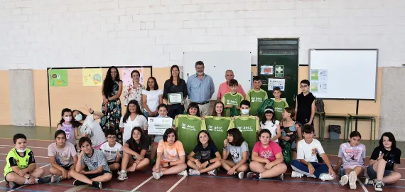 imagen alumnado y docentes ganadores concurso, junio 2022