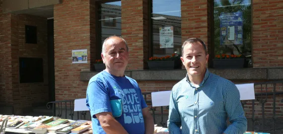 imagen mercadillo solidario, abril 2023