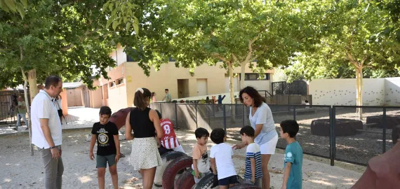 Visita equipo de gobierno al Aula y Escuela de Verano, Miguelturra agosto 2023