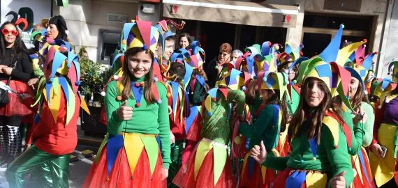 carnaval colegios 2024 desfile