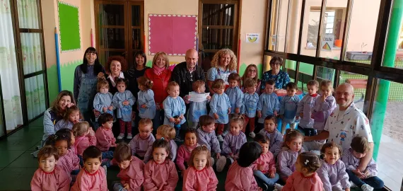 pelines mercadillo solidario, abril 2024