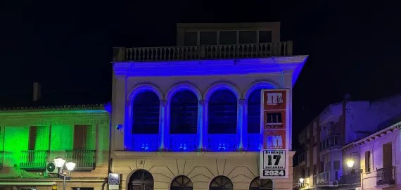 iluminación fachada Centro de Día por el día mundial de la diabetes, Miguelturra noviembre 2024