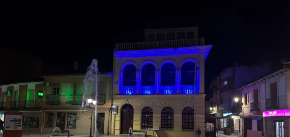 noticiafachadaazulabril2025