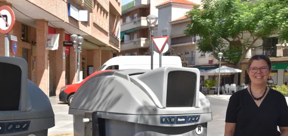 Concejala medio ambiente Pilar de la Torre, nuevos contenedores, Miguelturra 2025