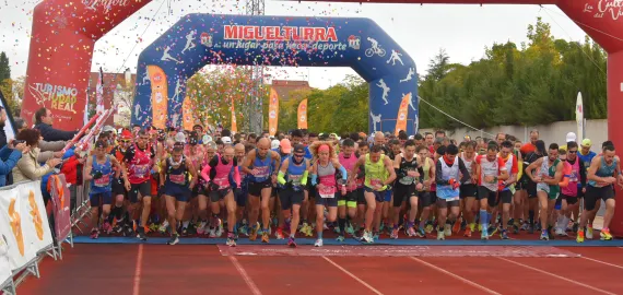imagen de la salida de la Media Maratón Rural de Miguelturra