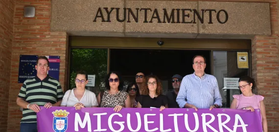 Minuto de silencio en memoria víctimas violencia de género, Miguelturra 17 de julio de 2026