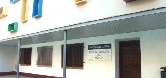 imagen de la fachada de la Escuela de Música y Danza de Miguelturra