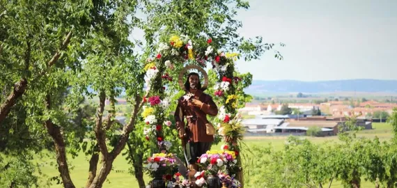 imagen de San Isidro y subida a la ermita, mayo 2018, fuente imagen Rosa María Matas Martínez