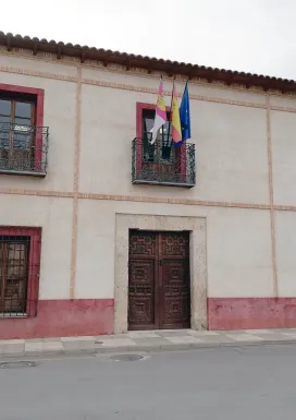 imagen de la fachada de la Biblioteca Municipal Casa de la Capellanía de Miguelturra