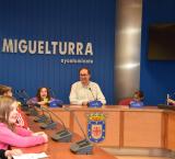visita alumnado 2 primaria Clara Campoamor al ayuntamiento, Miguelturra abril de 2024