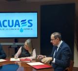 Imagen de la firma del convenio con ACUAES, noviembre de 2025